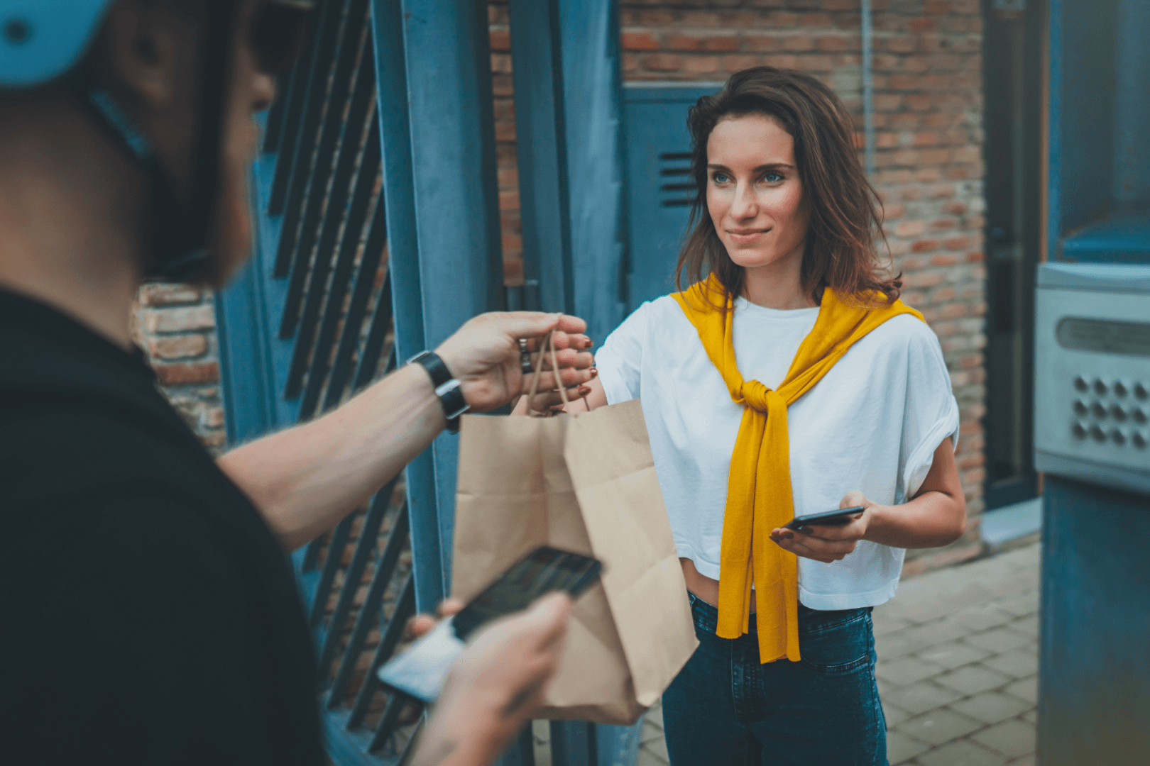 Easy mobile ordering interface for food delivery and restaurant management